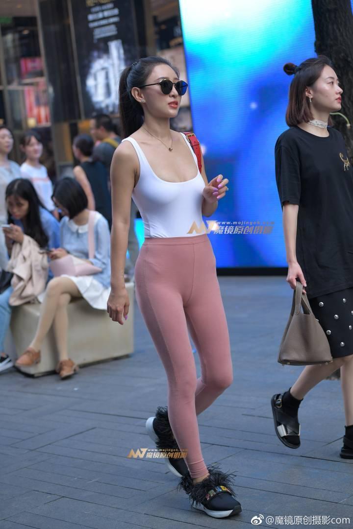 穿越时光的私密记忆——小裤裤里的生活哲学