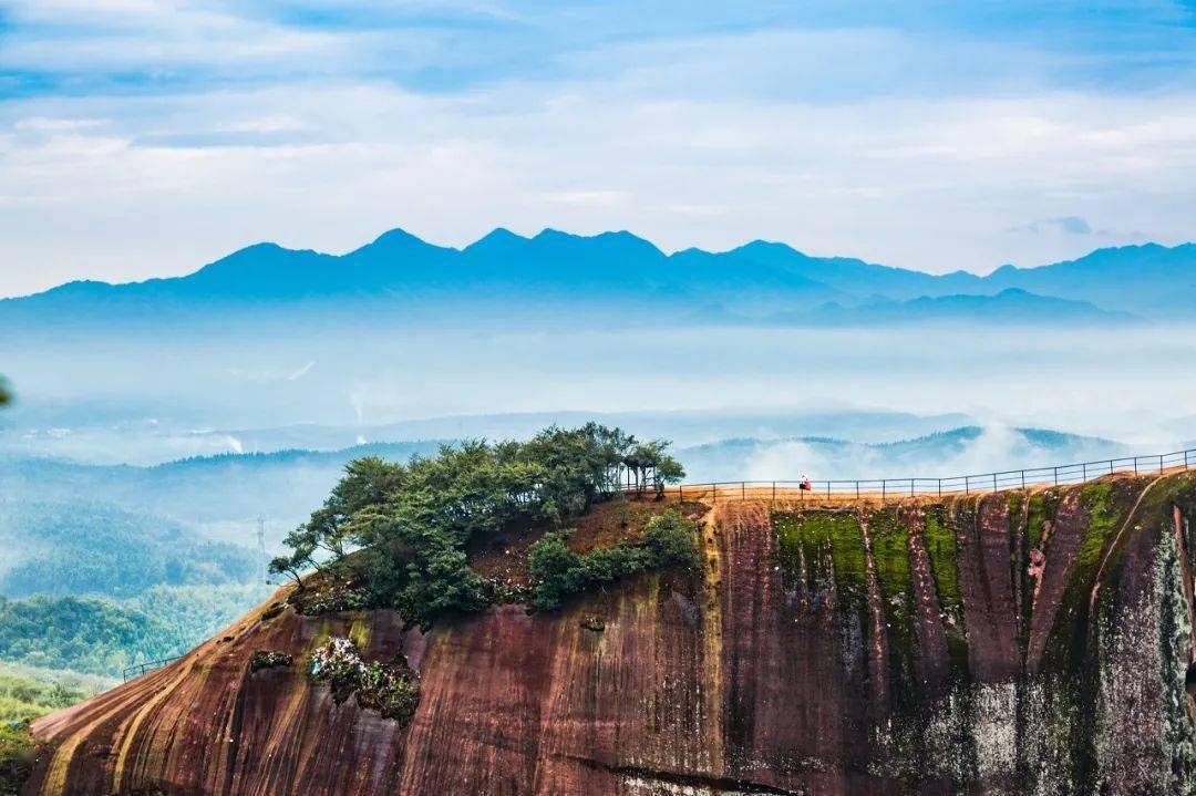 哀牢山景区化开发，挑战与机遇并存