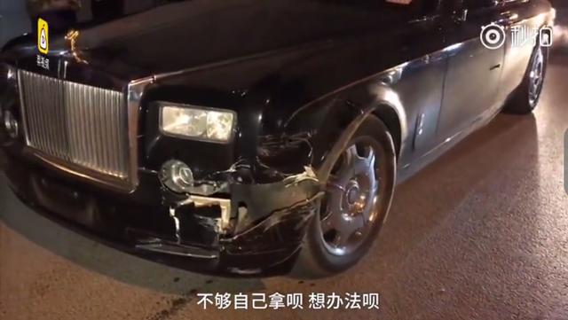 货车全责撞毁劳斯莱斯，司机承担后果，现场状况引人关注