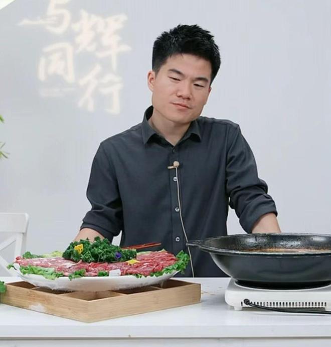 董宇辉就烧麦言论道歉，真诚反思，赢得尊重