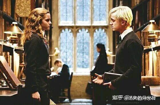 卢修斯·马尔福，哈利·波特系列中的复杂反派角色深度解析