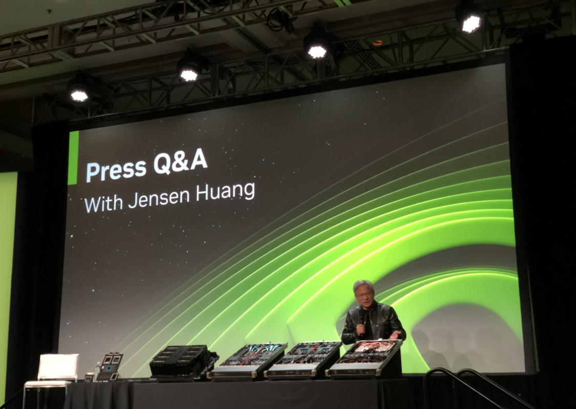 黄仁勋引领的DeepSeekR1，全球瞩目的AI搜索新纪元