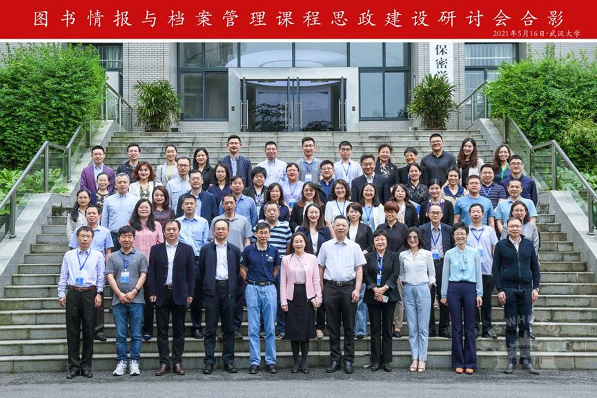 时尚与边界，探讨齐逼小短裙的社会文化意义