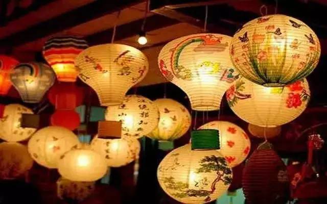 元宵之夜，灯火阑珊处的智慧之光—探秘中国传统灯谜文化