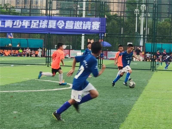 武林足球2，绿茵场上的功夫对决
