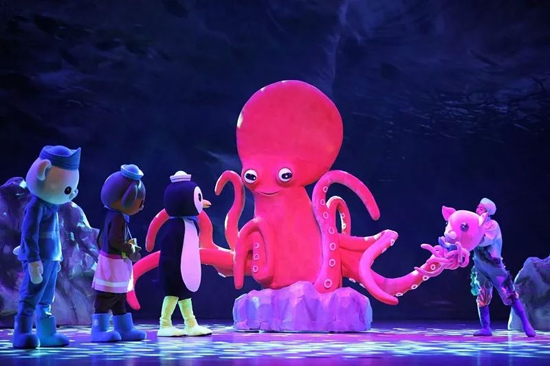 深海大冒险，探索未知的海洋世界