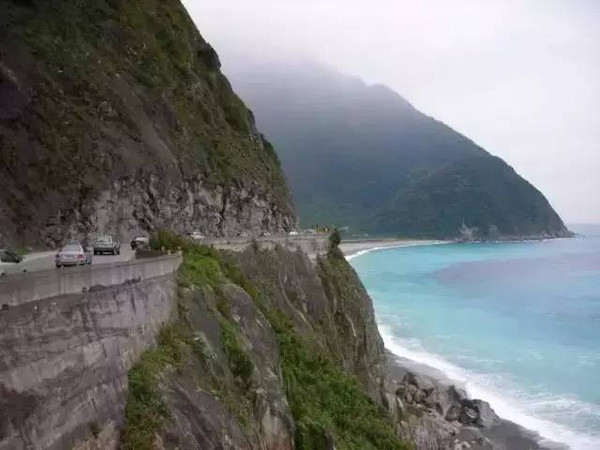 泰达希尔大断崖，自然奇观与生态宝库
