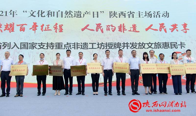 温哥华港湾，自然与现代的和谐交响曲