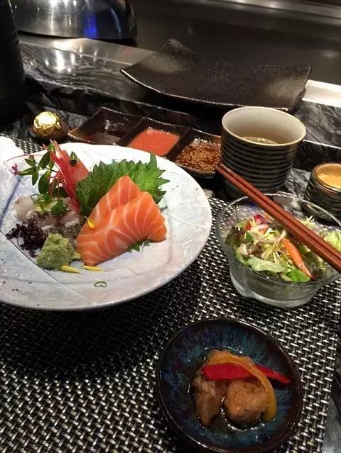 热辣塔布羊排，烹饪艺术与味觉盛宴