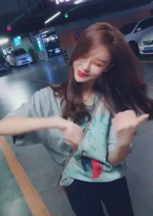 井川里予，抖音现象级人物的崛起与影响力解析