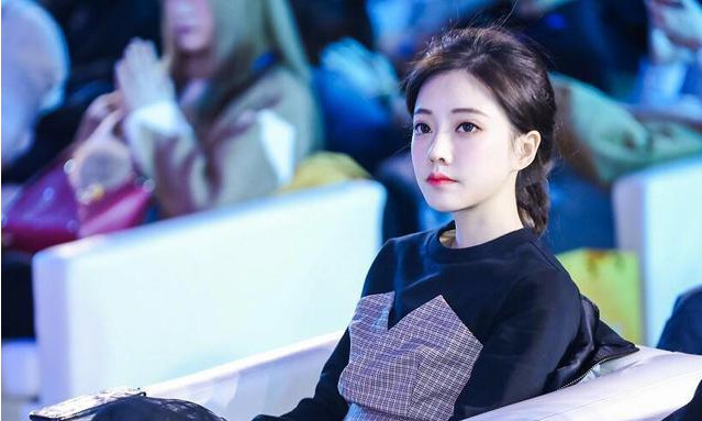 冯提莫的会计之旅，从直播到财务管理的跨界探索