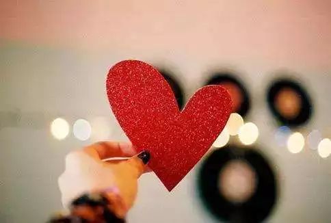 探索情感深处，如何理解你爱不爱我的深层含义