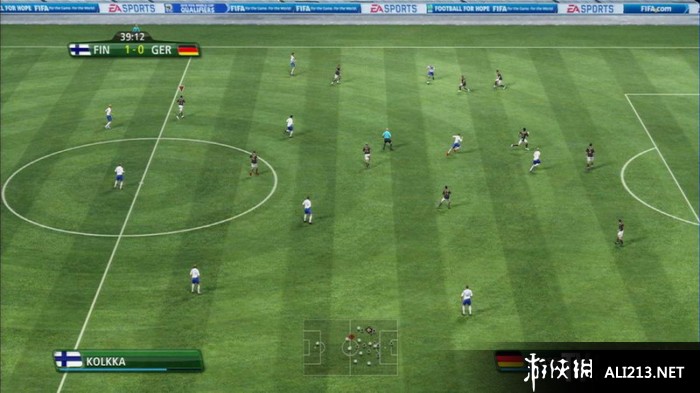 FIFA11游戏深度解析：重温2010南非世界杯盛宴与360度带球革新，带你轻松掌握经典足球游戏技巧