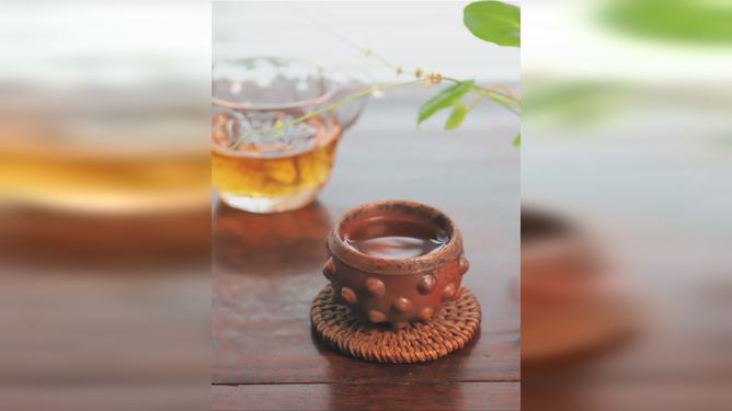 茶杯孤品收藏鉴定指南：从入门到精通，轻松掌握鉴别技巧与投资价值