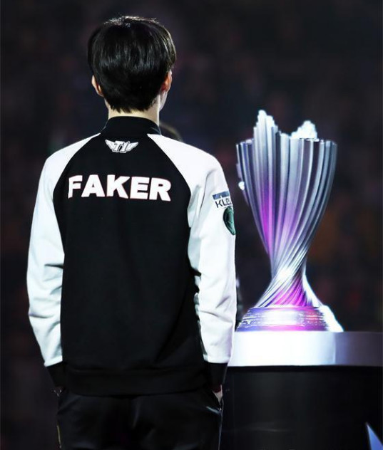 faker大魔王：从普通高中生到英雄联盟传奇的辉煌历程