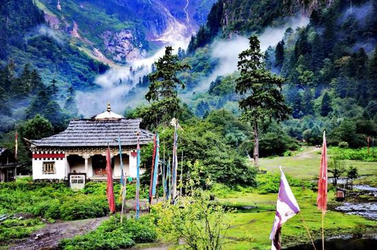 黑风山旅游攻略：避暑胜地、最佳路线、住宿餐饮全解析，轻松规划完美旅程