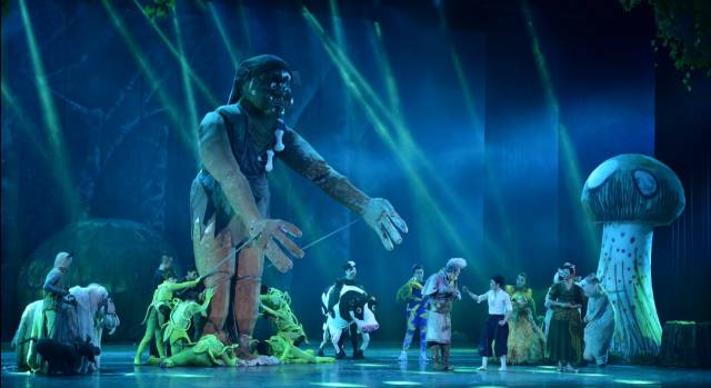 塞壬唱片官网：沉浸式音乐殿堂，探索艺人故事与在线服务