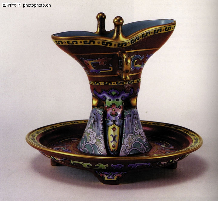 玉净瓶：从神话法器到艺术珍品的文化密码与实用指南