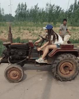 拖拉机怎么玩？从基础操作到趣味改装全攻略，轻松掌握安全驾驶与创意玩法