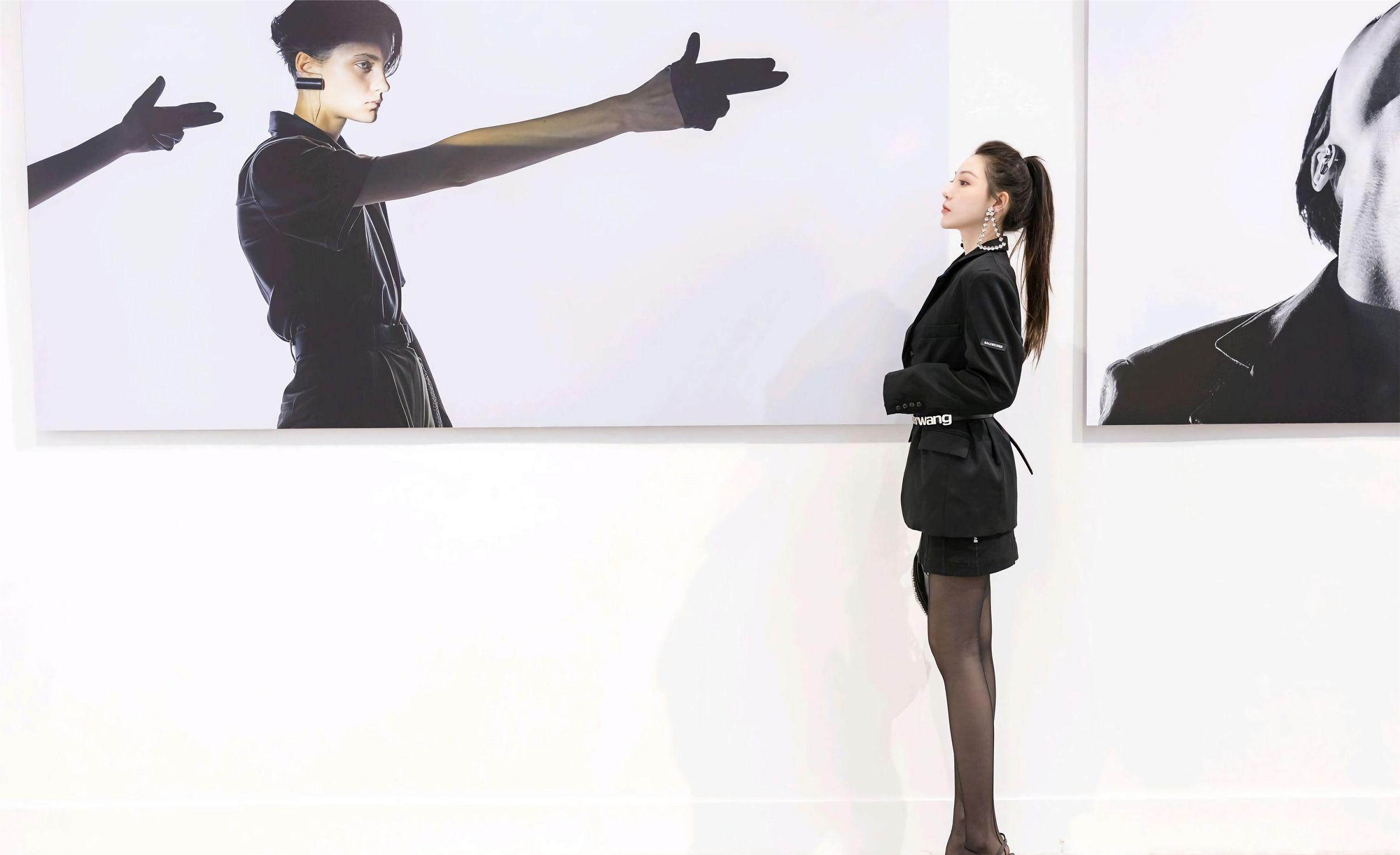 美女下载全攻略：安全获取高清壁纸与图片的实用技巧