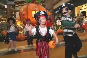 万圣节游戏大全：创意玩法让孩子快乐互动，解决派对策划难题